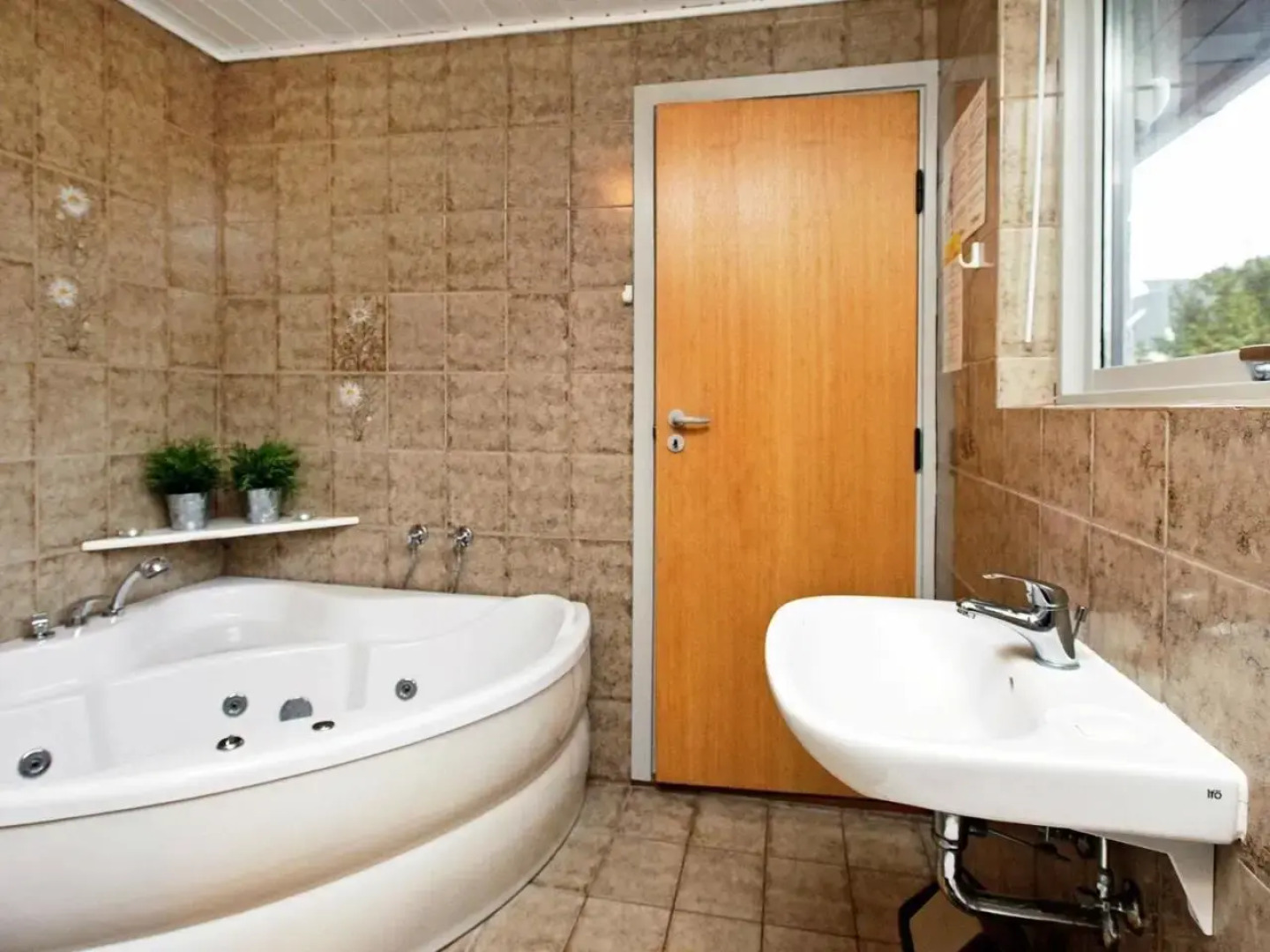 Three-Bedroom Holiday home in Millinge 1