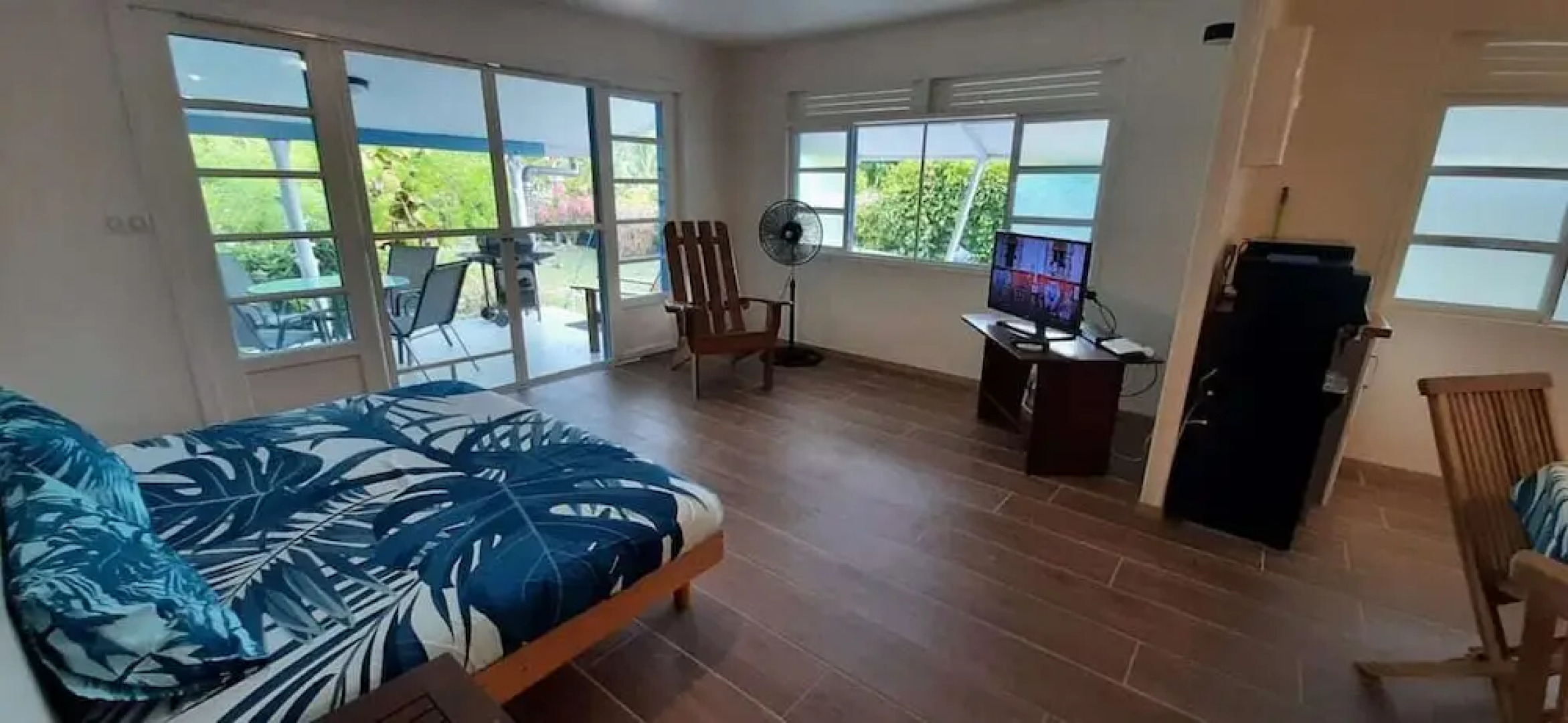 Moana Breeze Eco Lodge