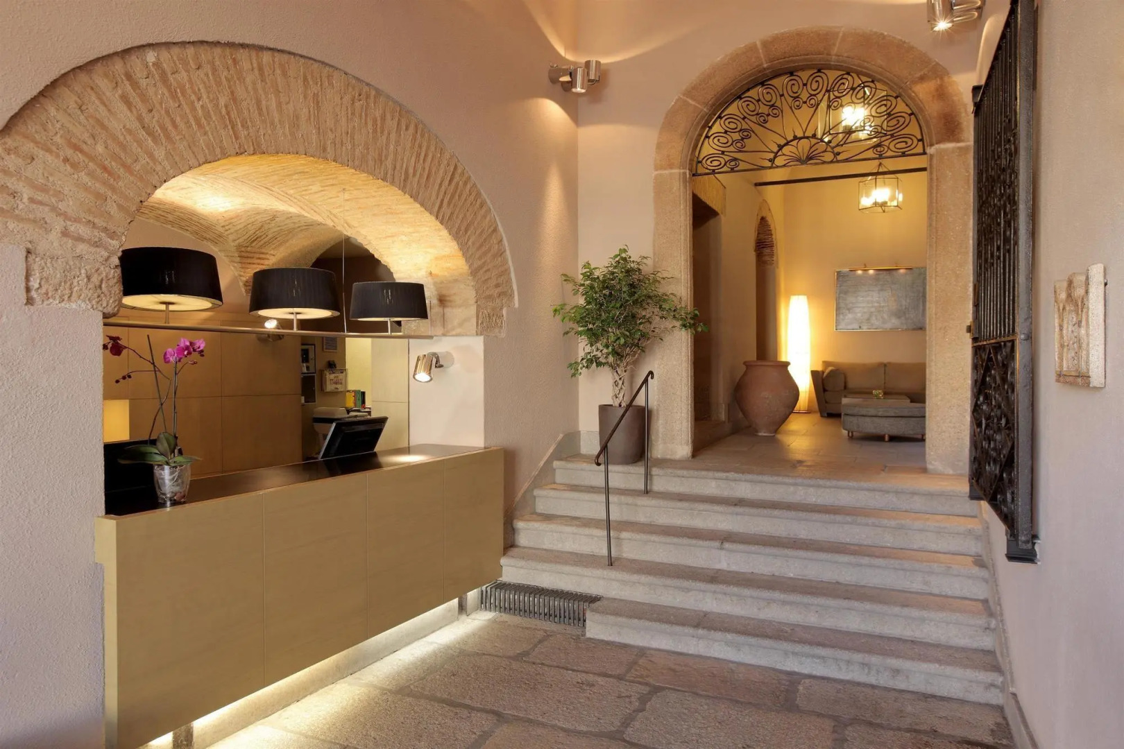 Отель NH Collection Cáceres Palacio de Oquendo