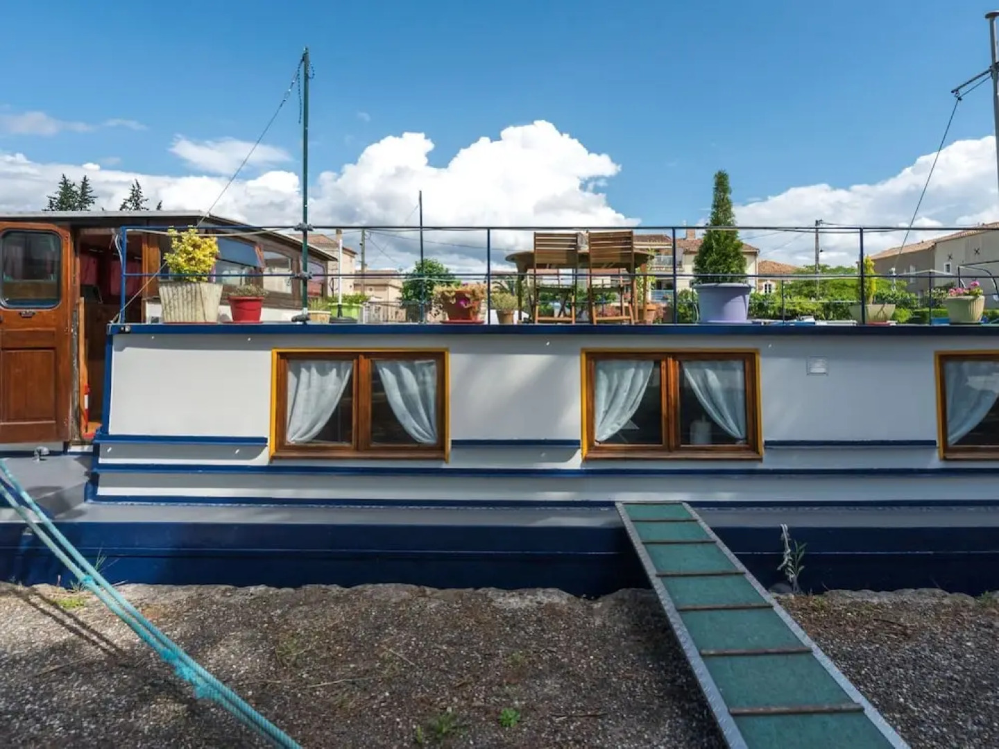 Comfortable House Boat in Homps with Roof Terrace