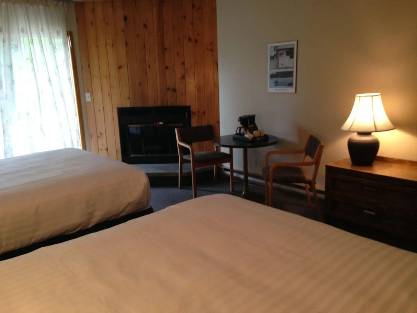 Colonial Bay Motel and Cottages