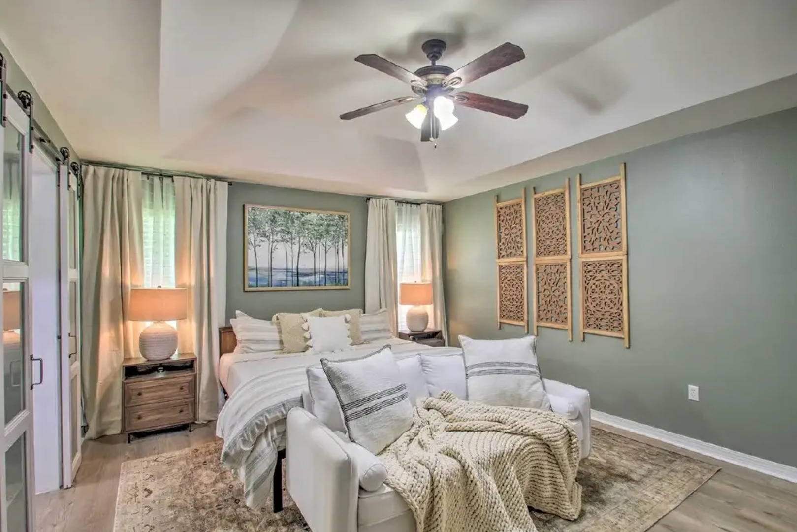 Cozy-modern Pensacola Home: Large Yard, Grill