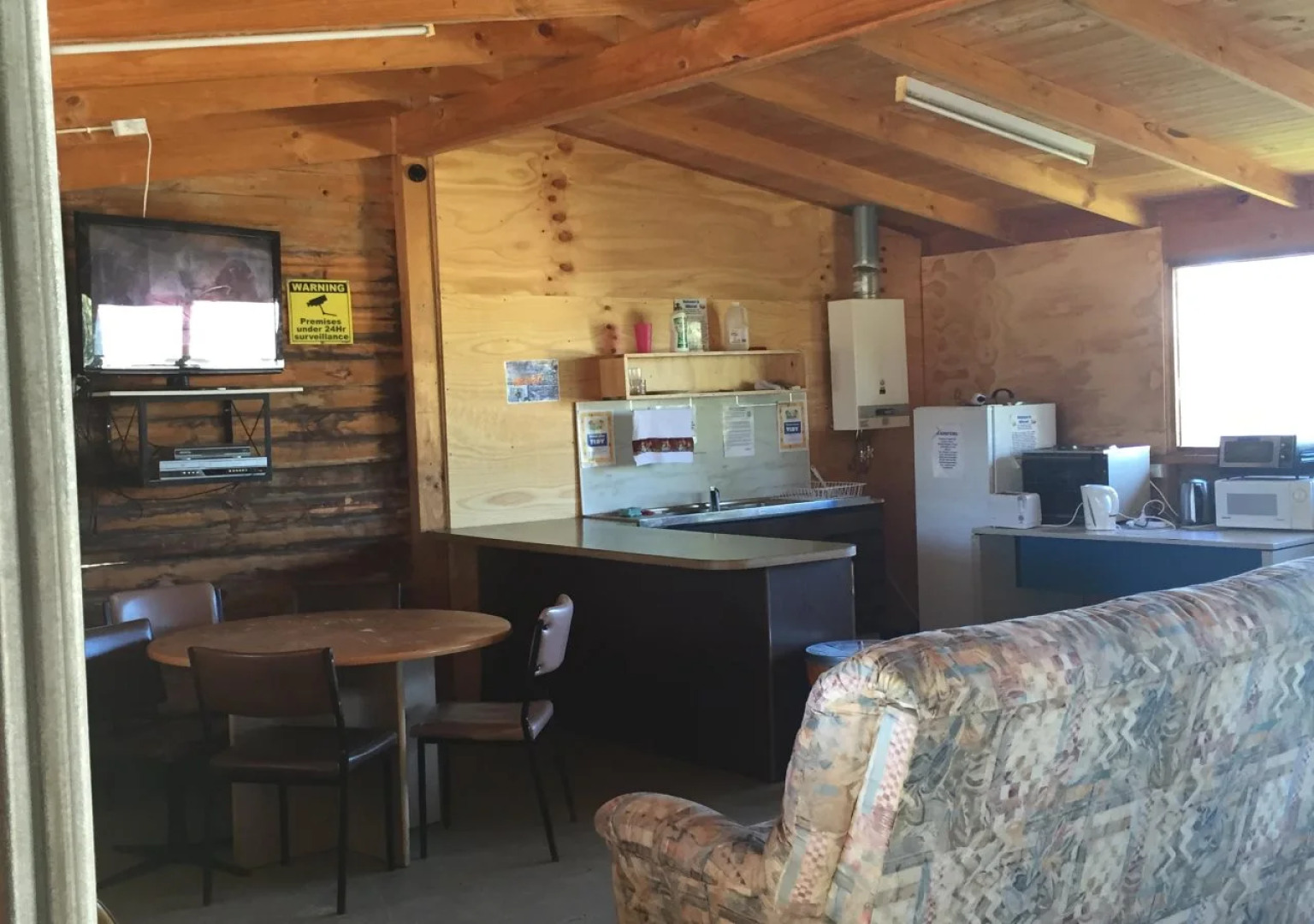 Hillcrest Tourist Park Cabin