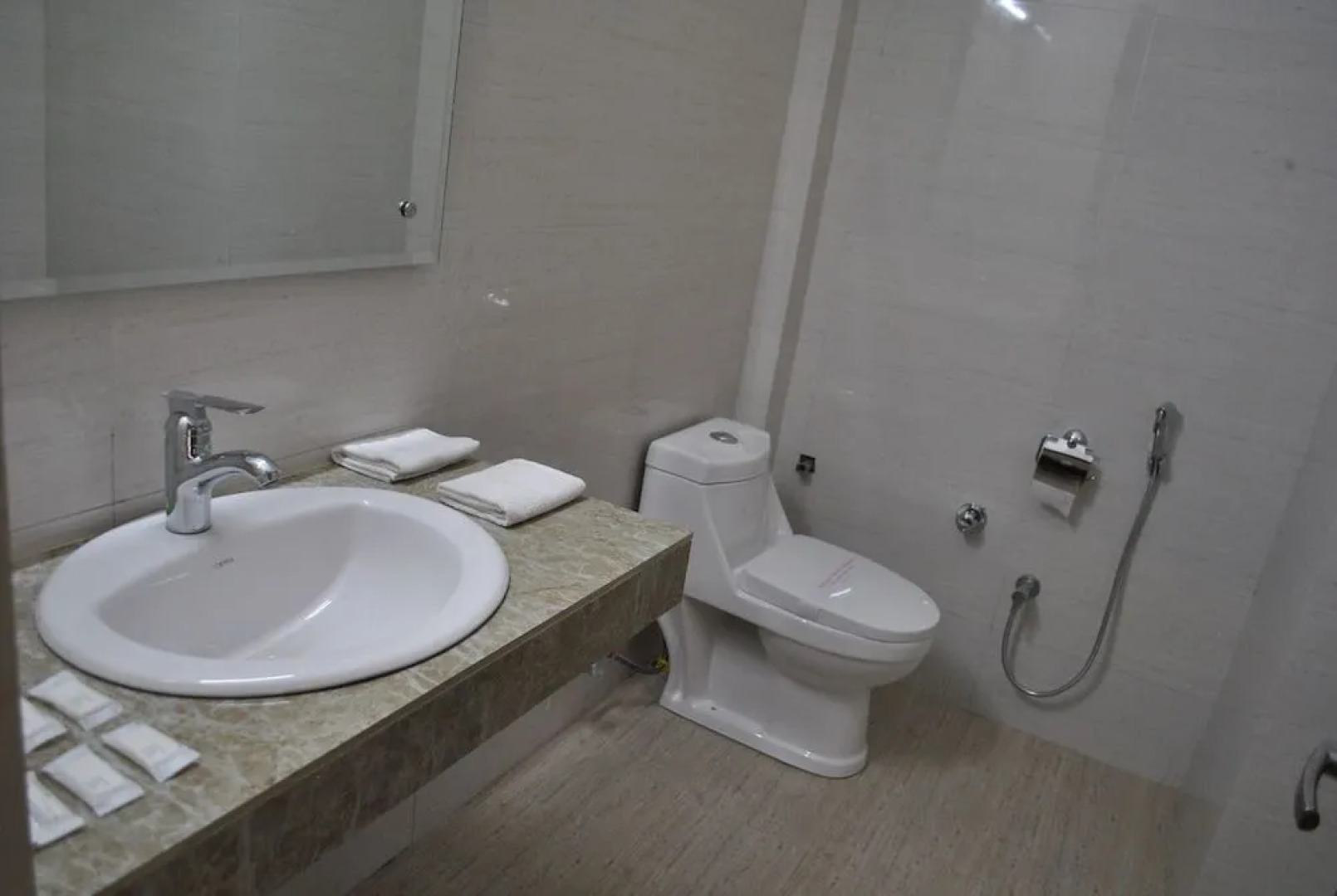 Green Hotel & Restaurant