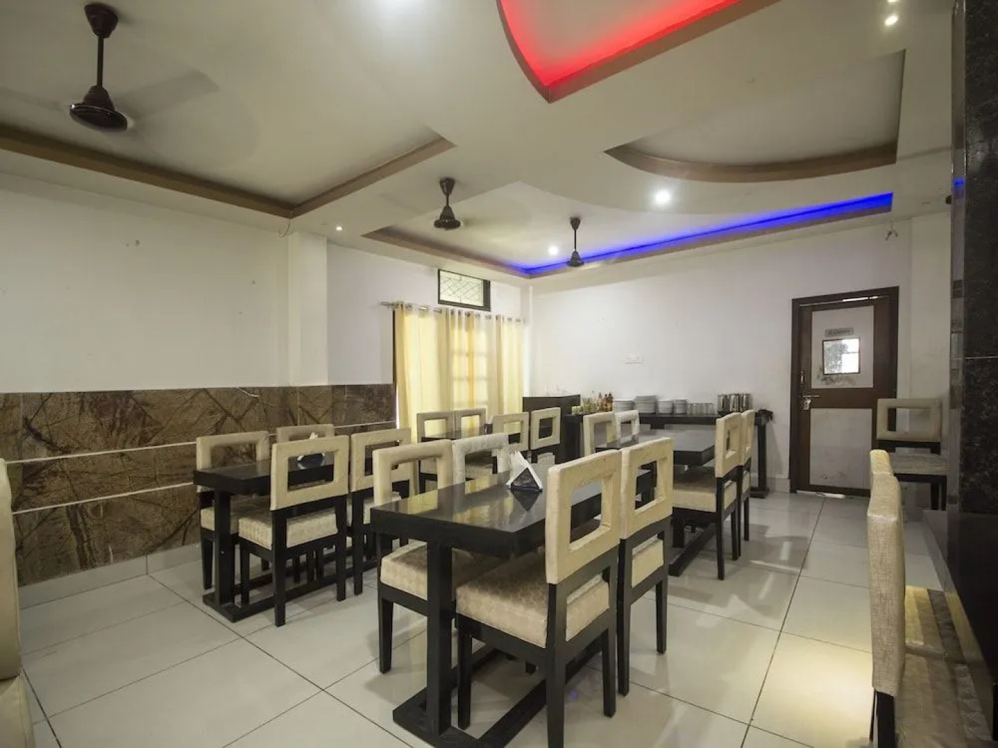 Oyo 17215 Garg Residency