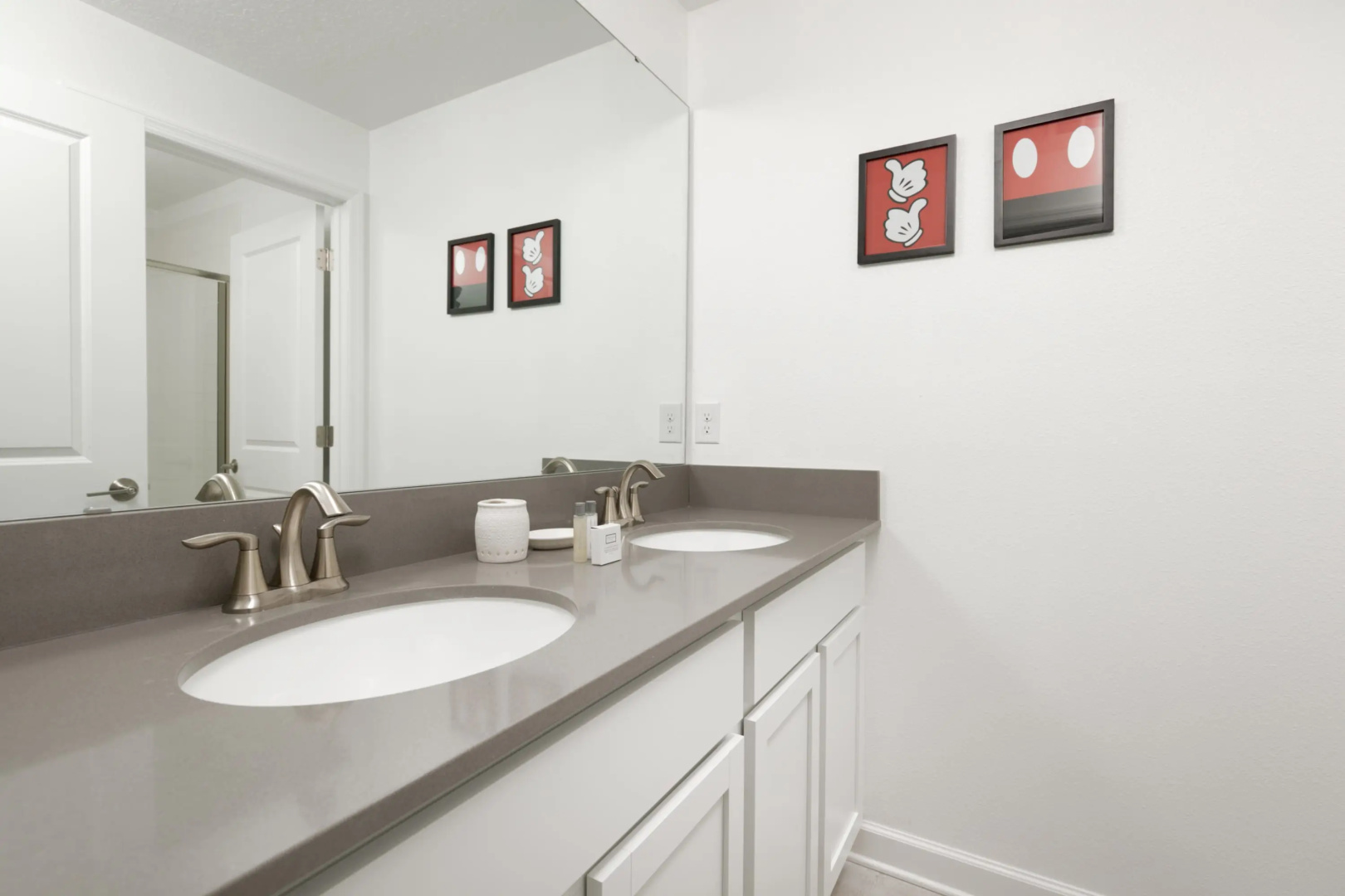 Chic townhouse with private pool near Disney