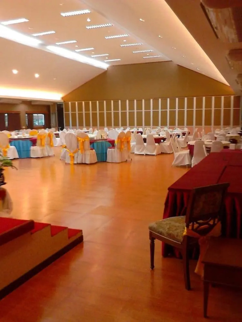 Sakol Grand Palace Hotel