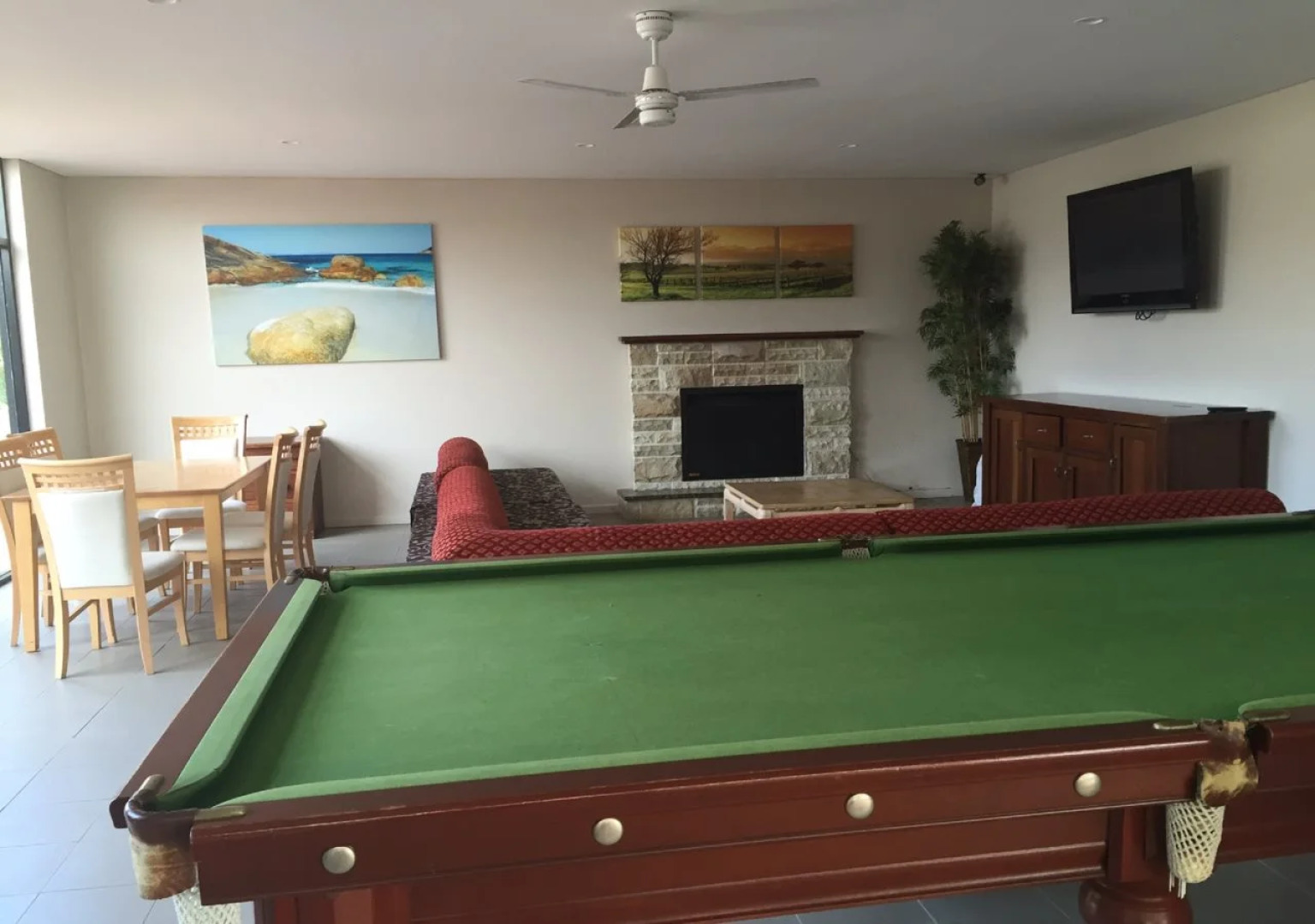 Country Comfort Amity Motel