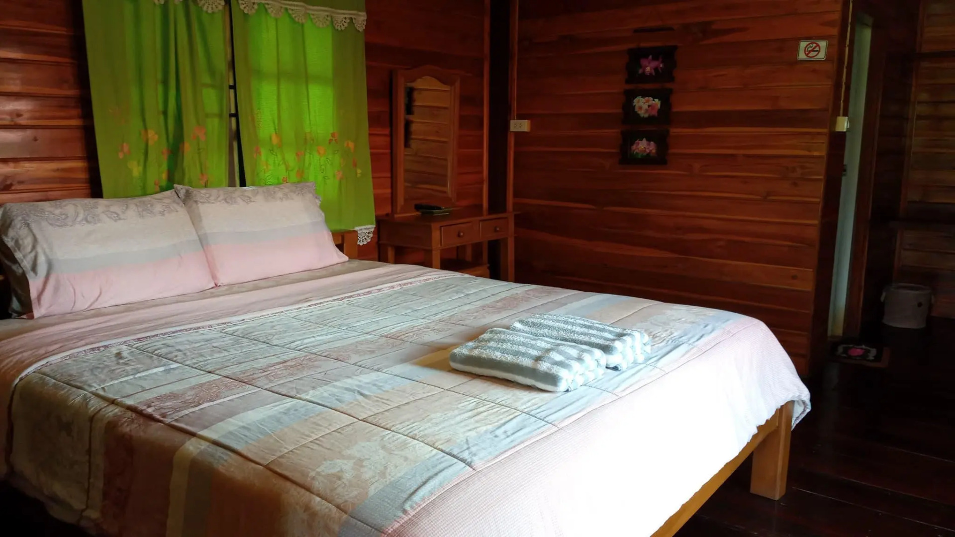 Baanraimaetha Resort