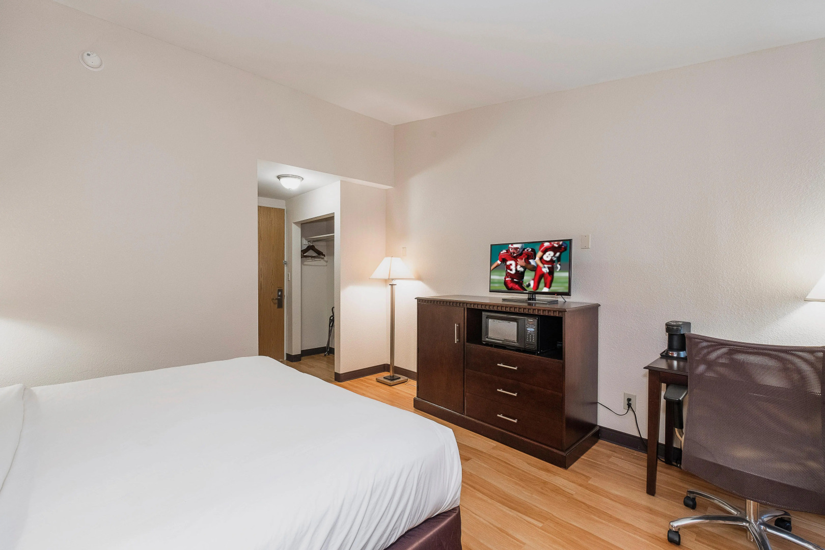 Red Roof Inn & Suites Mt Holly - McGuire AFB