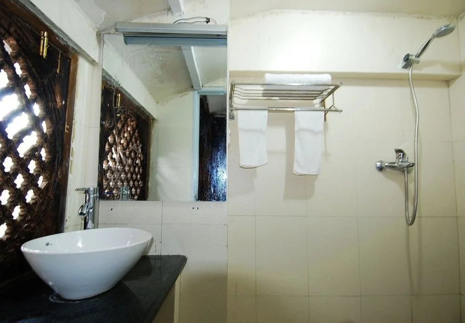 Snow Field Sunshine Inn