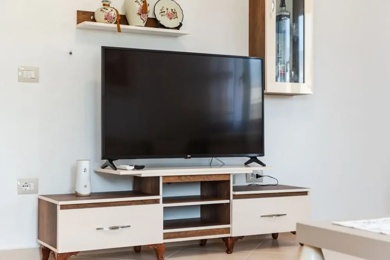 Hometown Apartment 2