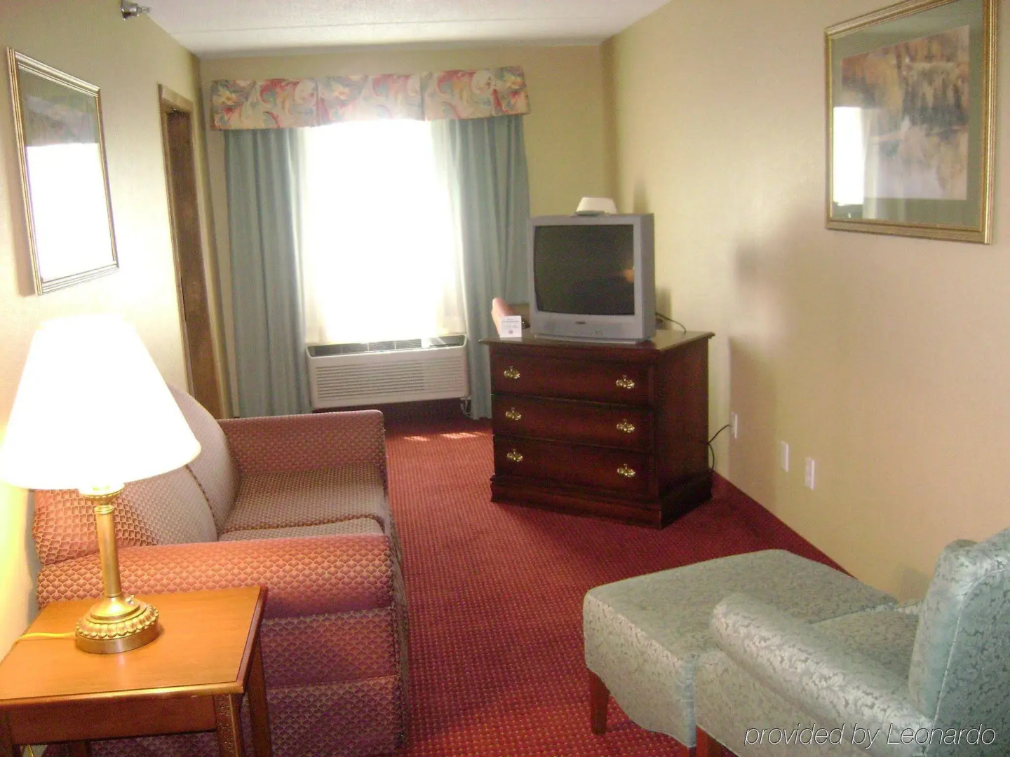 Holiday Inn Express Irwin-PA Turnpike Exit 67
