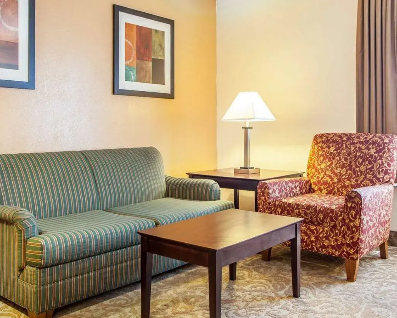 Quality Suites Milwaukee Airport