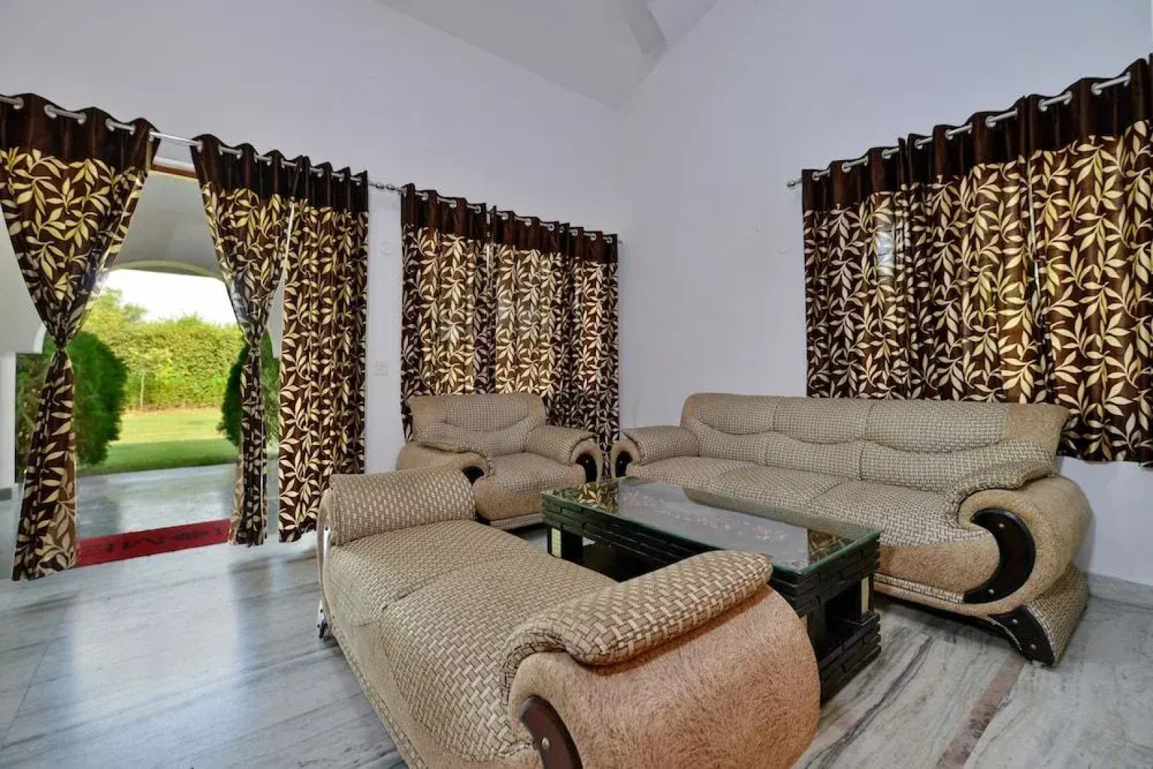 Oyo Home 16133 2Bhk Luxury Farmhouse