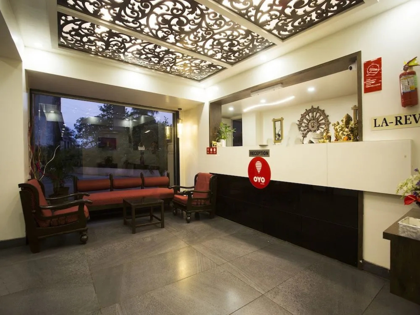 OYO 9806 Hotel Arvi