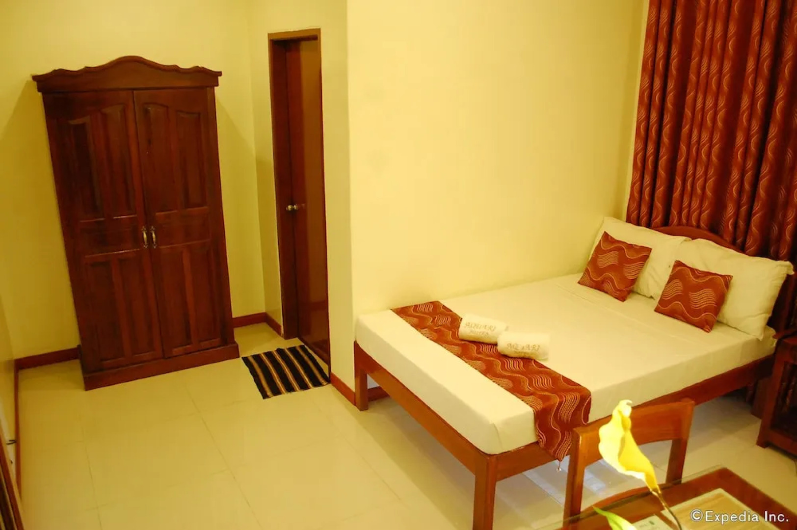 Aquari Travelers Suites