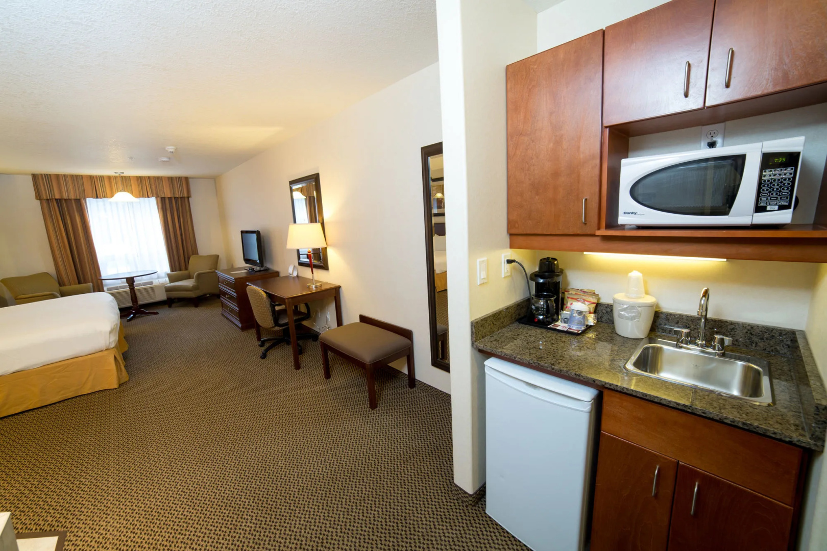 Holiday Inn Express Hotel & Suites Drayton Valley by IHG