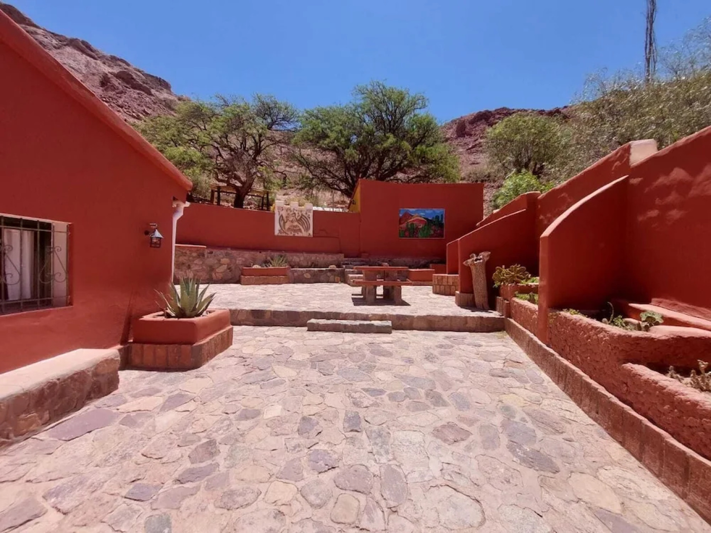 Cactus Hotel
