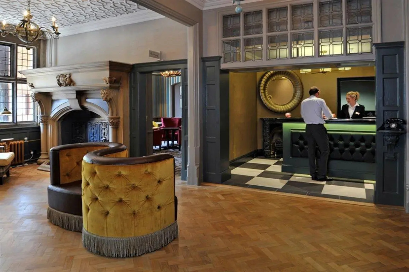 The Crown Manor House Hotel