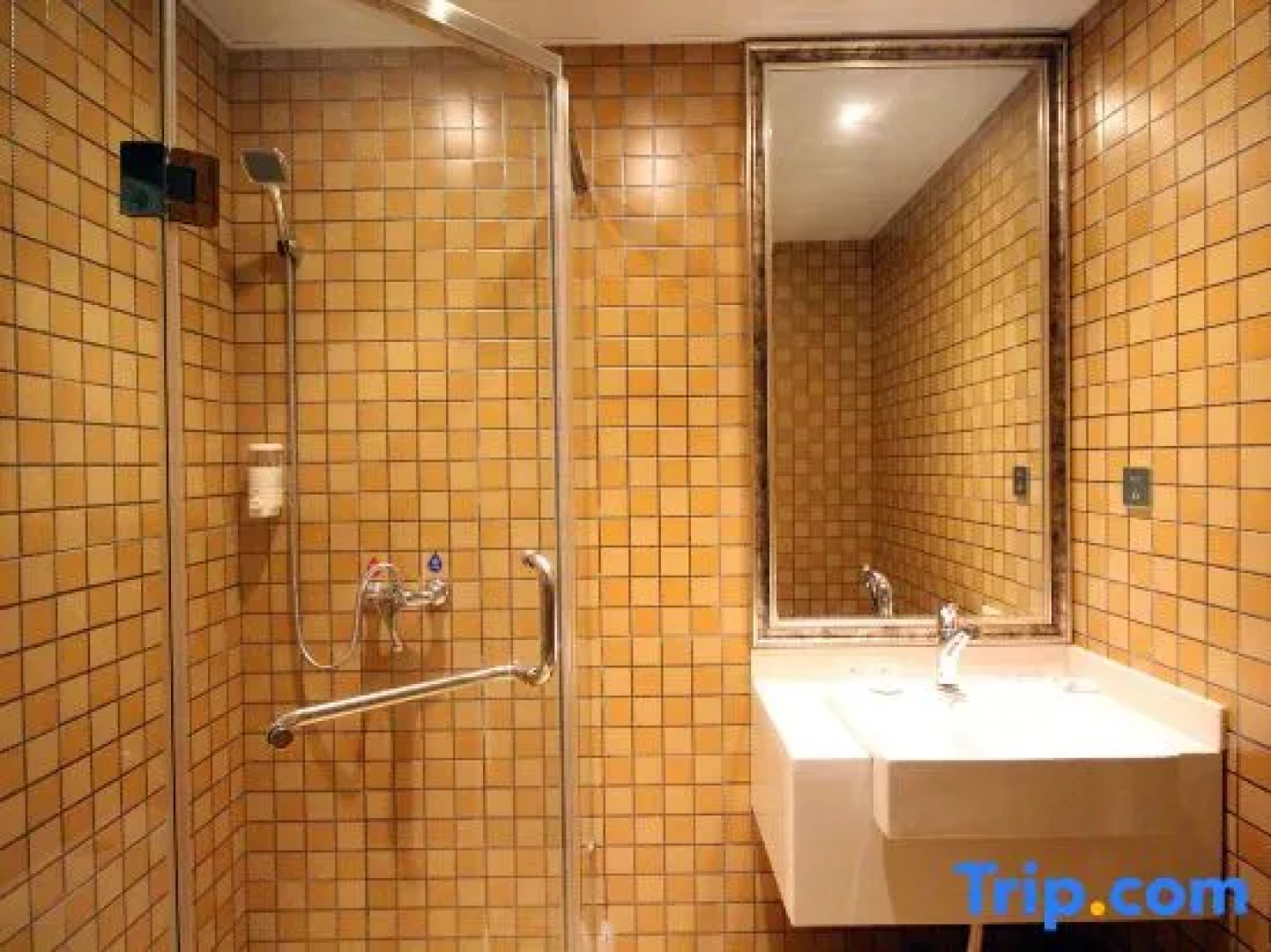 Love Max Fashion Theme Hotel