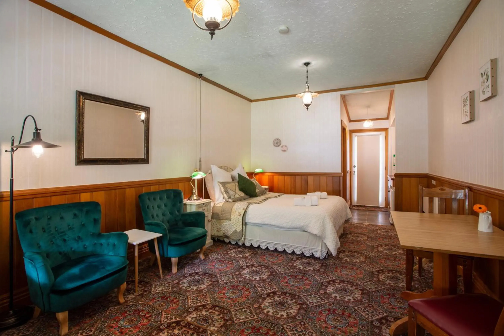 Settlers Cottage Motel