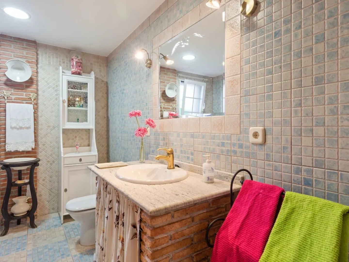 Lovely Chalet in Polop With Swimming Pool