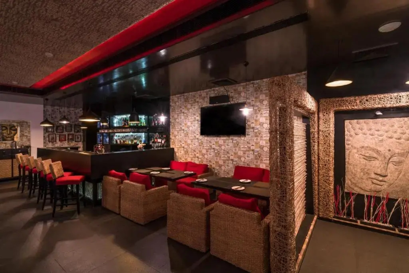 Xenious LN Courtyard Hotel