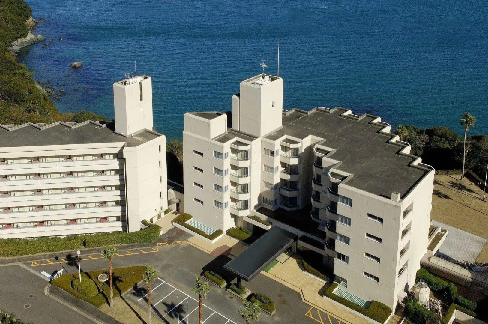 Wisterian Life Club Toba