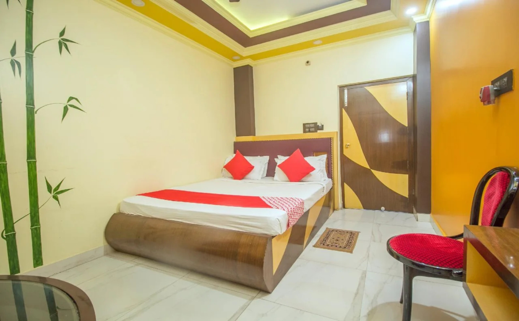 Hotel Mmg Lodge by OYO Rooms