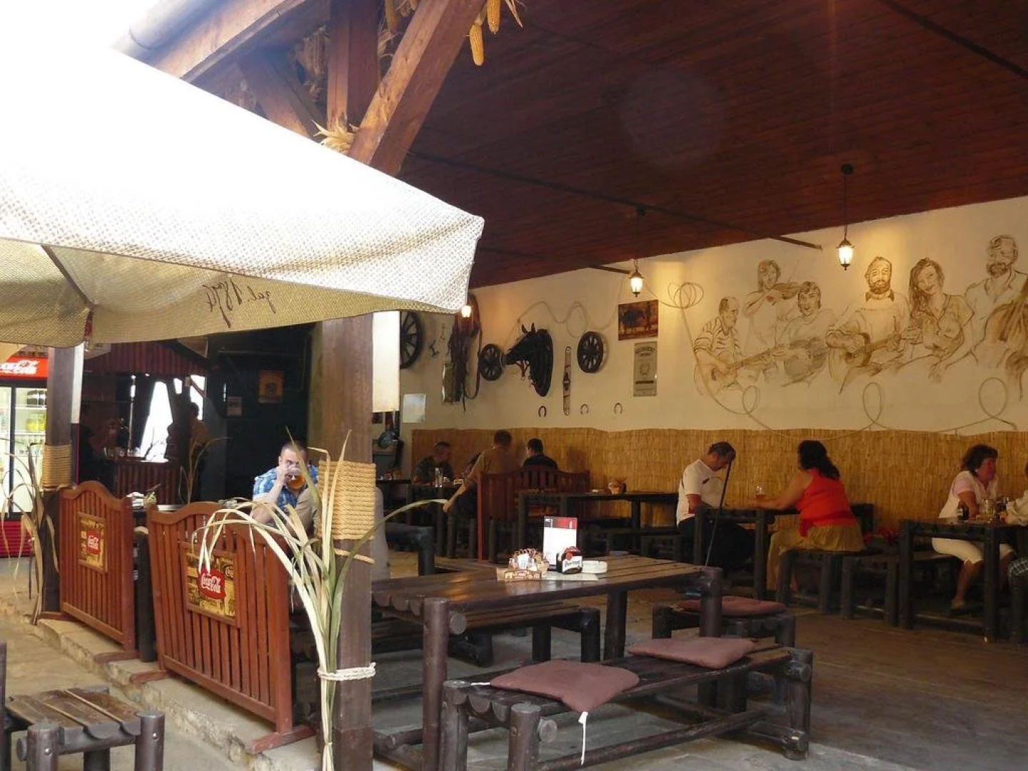 Country Saloon