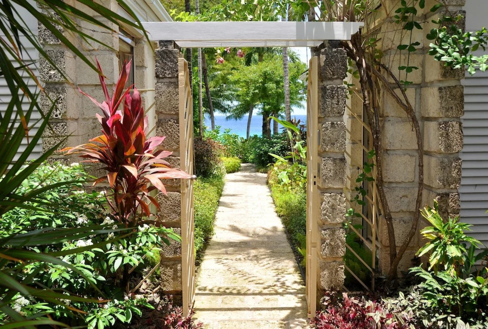 Secret Cove 4 by Altman