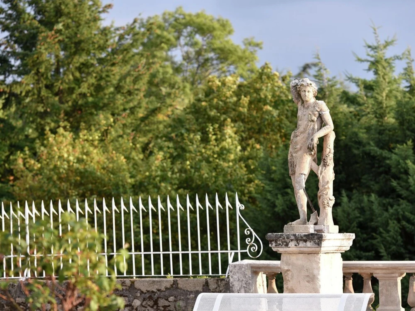 Lavish Apartment in Saint-clair With Balcony