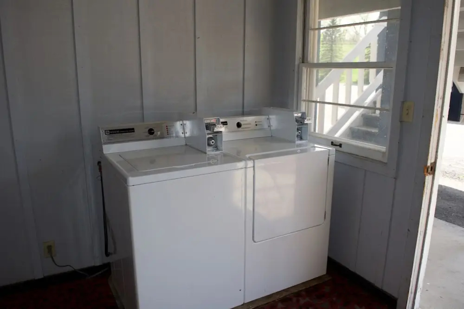 Dalles House Motel