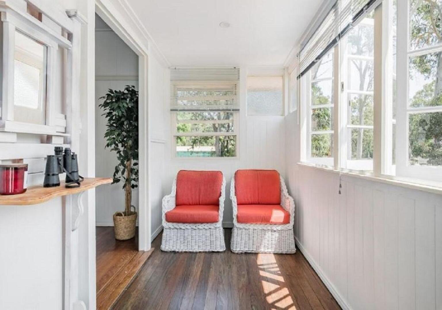 Lake Weyba Noosa Lodge & Kangaroos