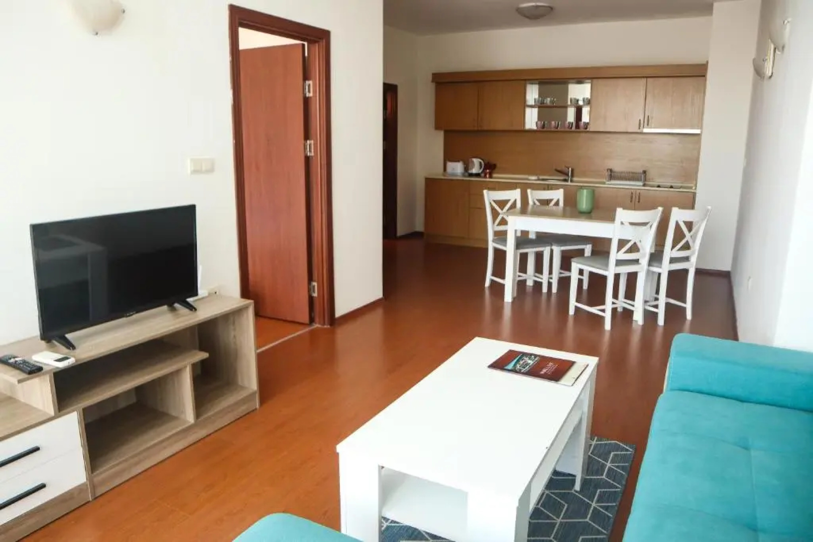 White Coast Beach Apartments