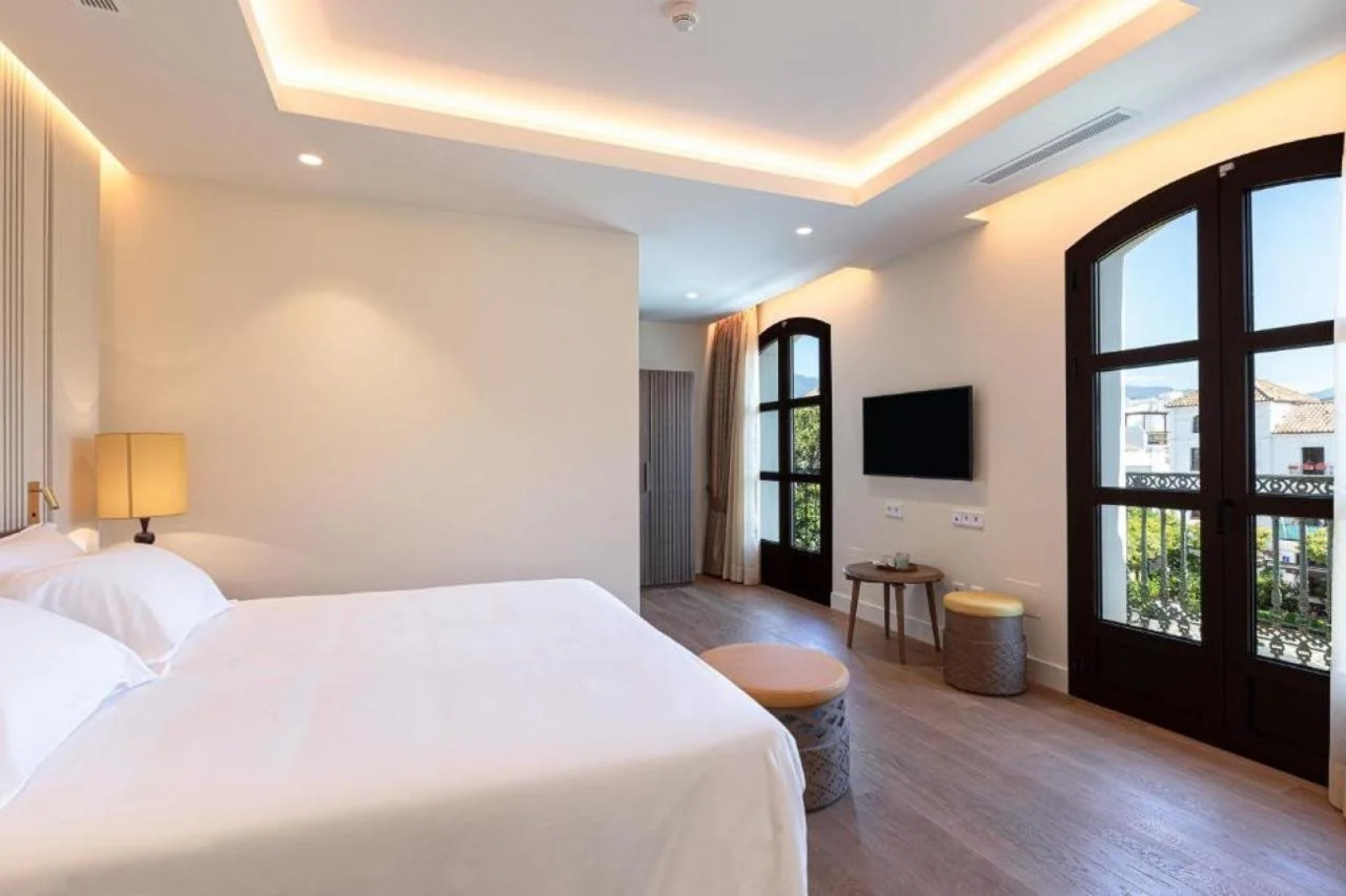 Отель Silken El Pilar Andalucia