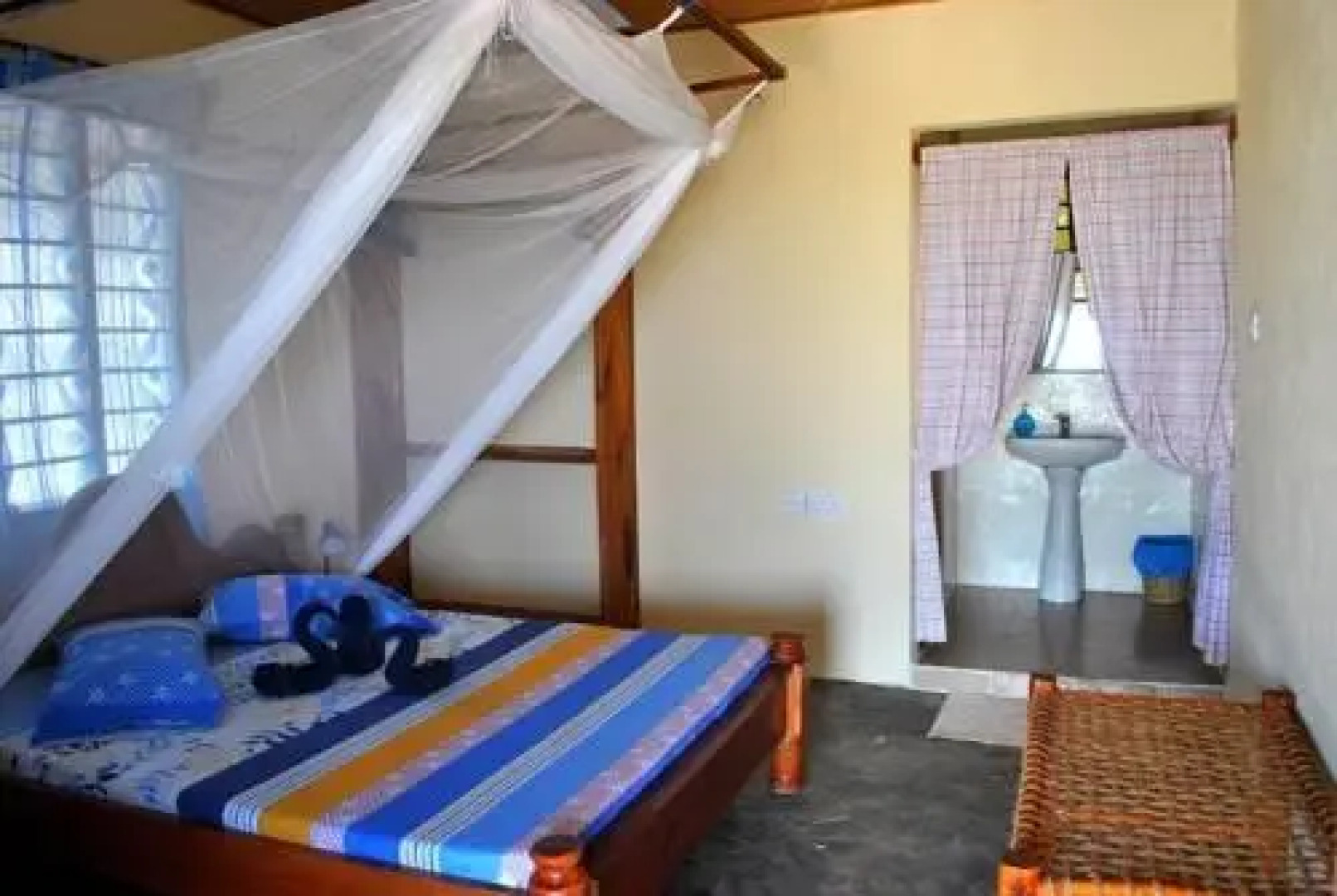 KS Beach Bungalows and Restaurant