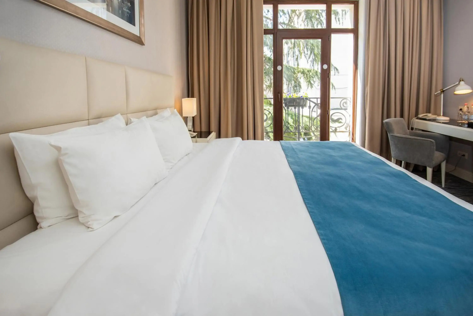 Отель City Avenue