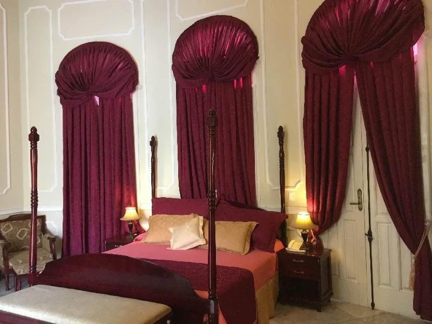 Hotel E La Sevillana