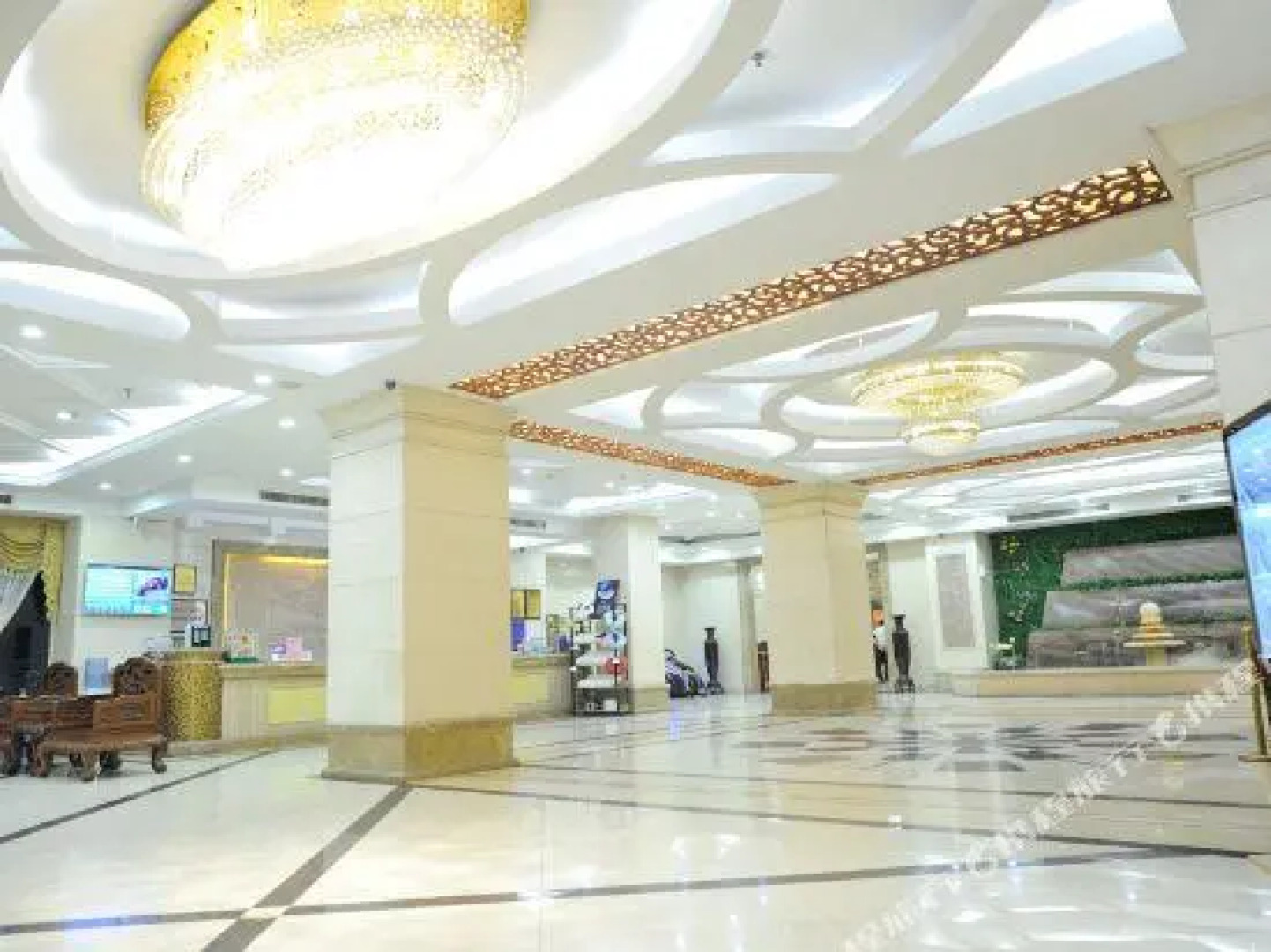 Golden Diamond Hotel
