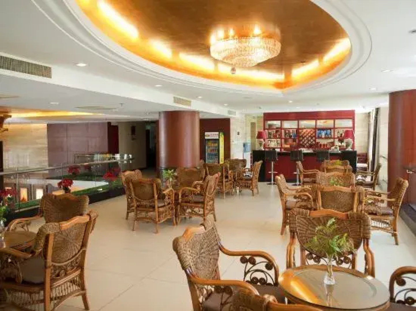 Shiwai Taoyuan Hotel