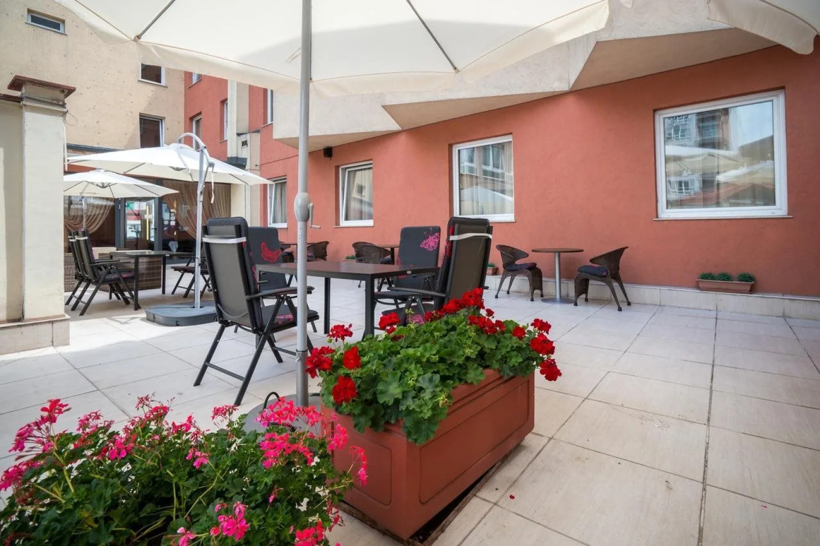 City Avenue Hotel by HMG