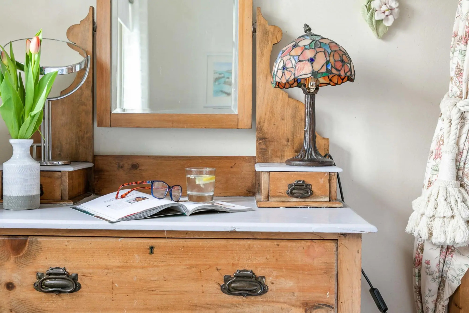 Beach Cottage - Nautical-themed Cottage in Central Totnes