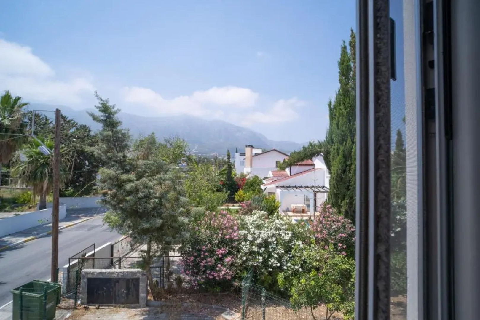 Beautiful Two-bedroom Apartment with Sea and Mountain views Sel 8-5