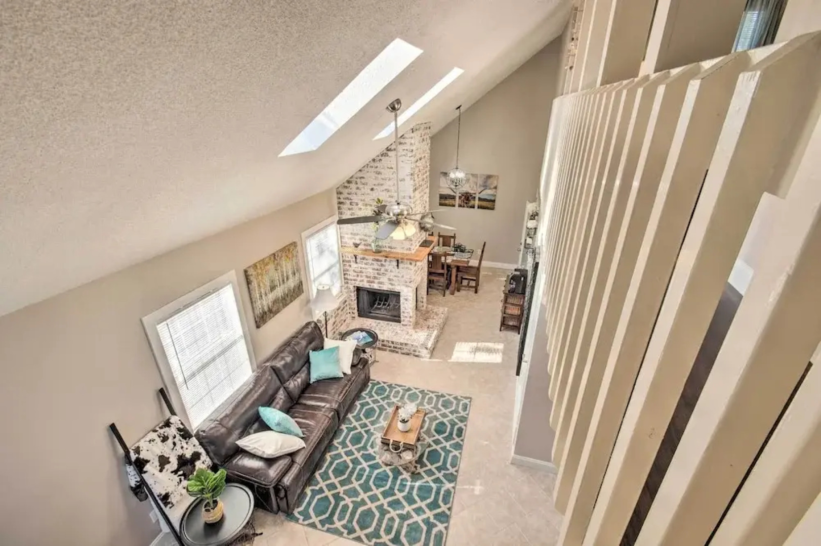 Pet-friendly A-frame Retreat Near Dtwn + Beaches!