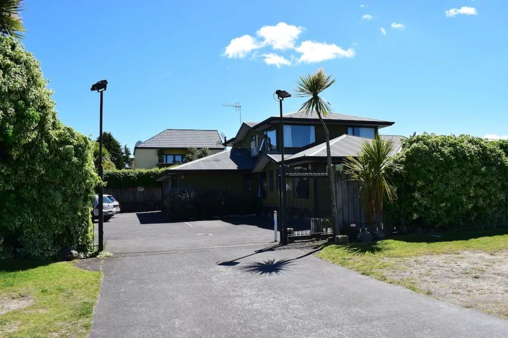 Rainbow Lodge - Hostel
