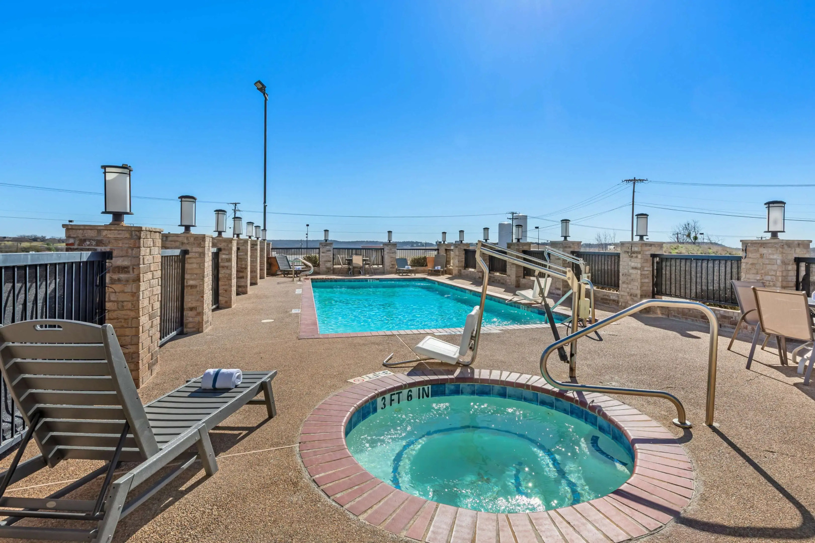 Best Western Club House Inn & Suites