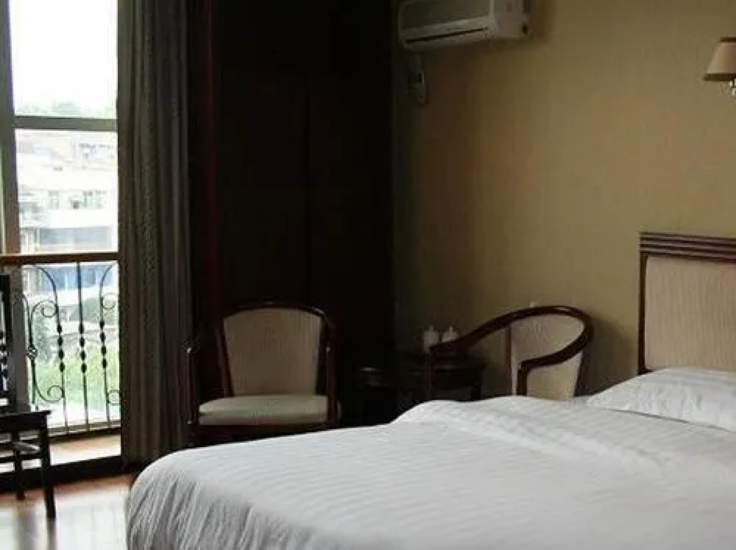 Ezhou Wuchang Fish Business Hotel