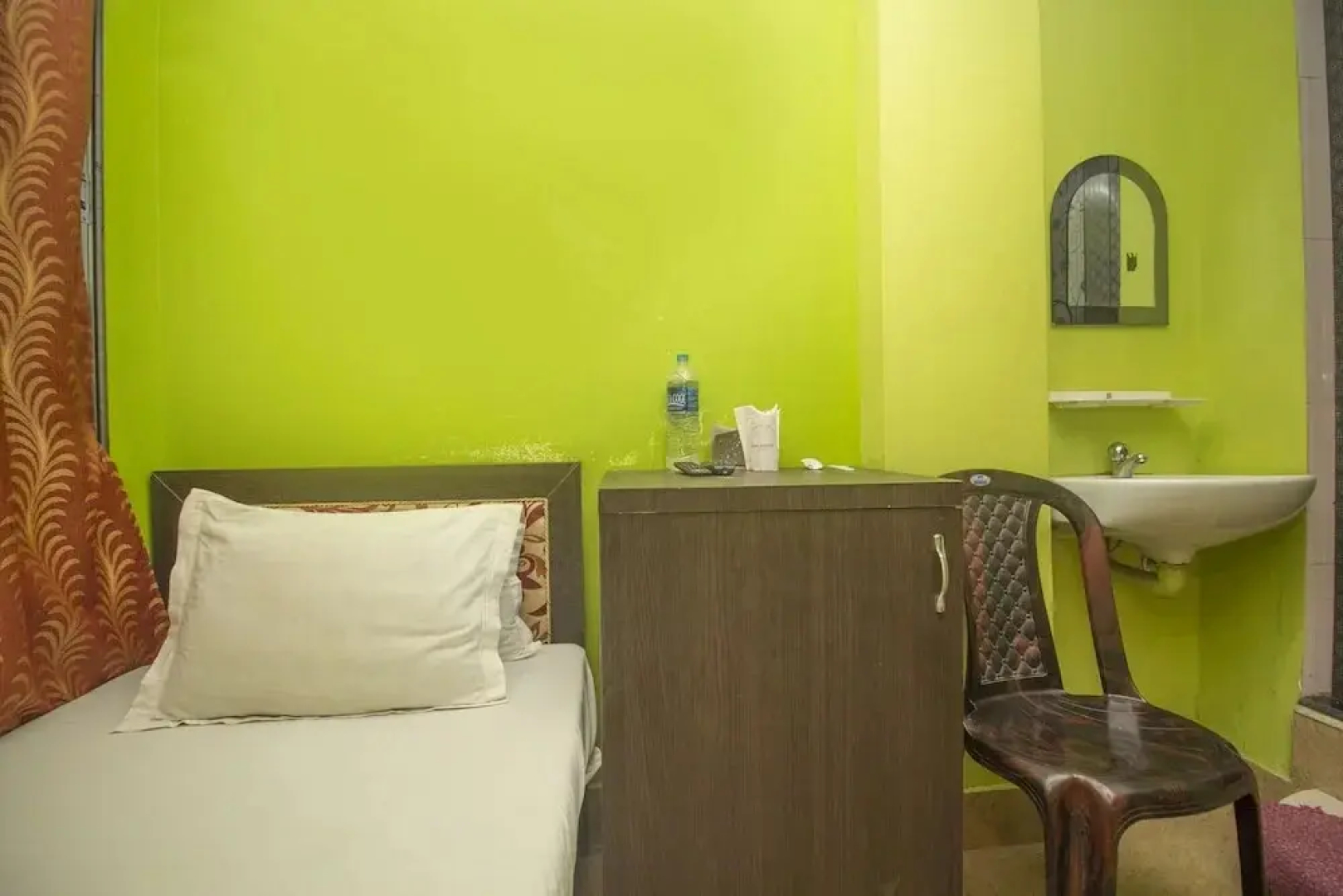 Hotel Sarojini Palace by OYO Rooms
